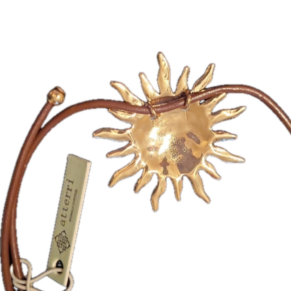 NWT ⚜️☀️⚜️ ATTERRI Gorgeous Sunburst Golden Tone Pendant Necklace - Picture 9 of 16